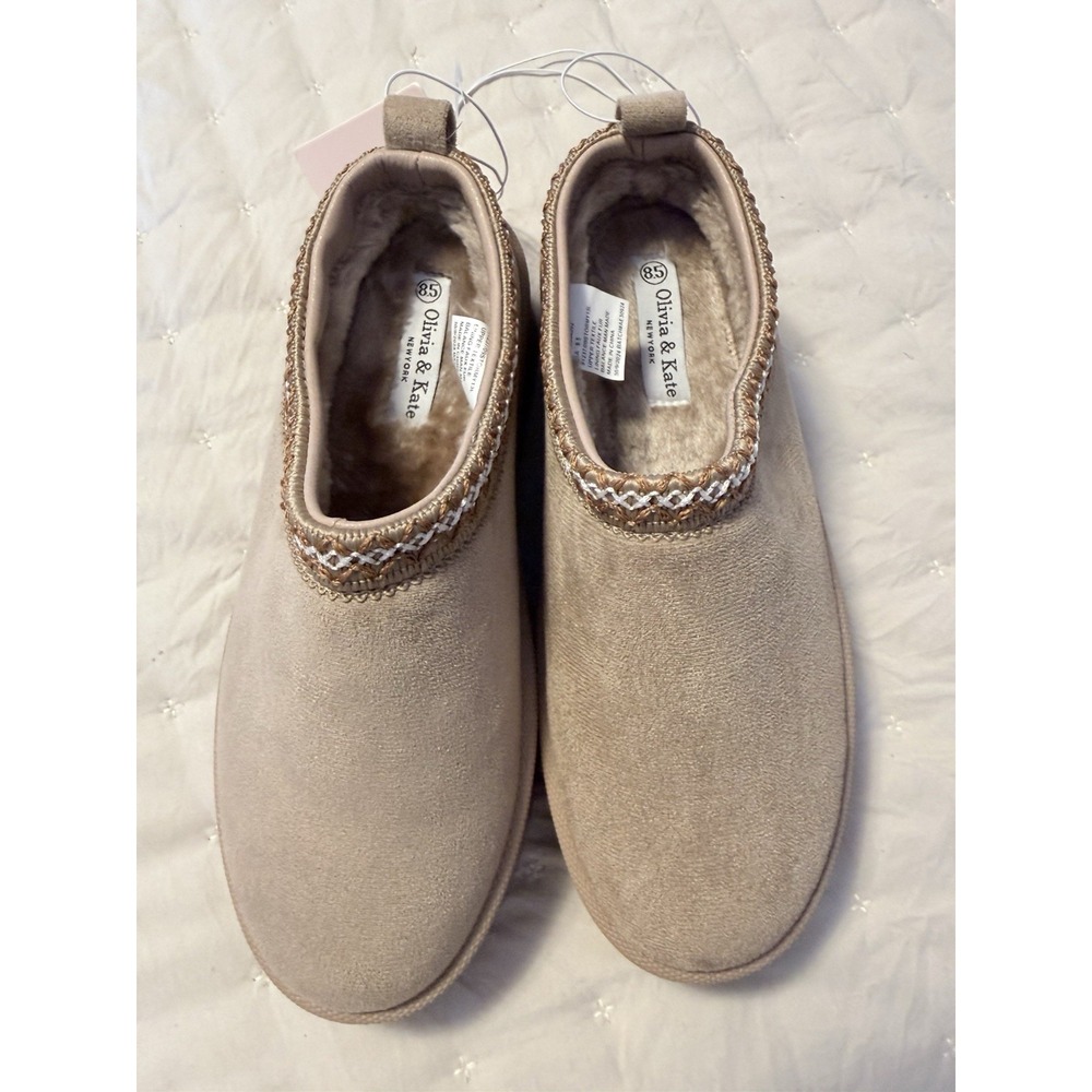 Women's NWT Olivia‎ &Kate Size Suede Platform Shoes 8.5